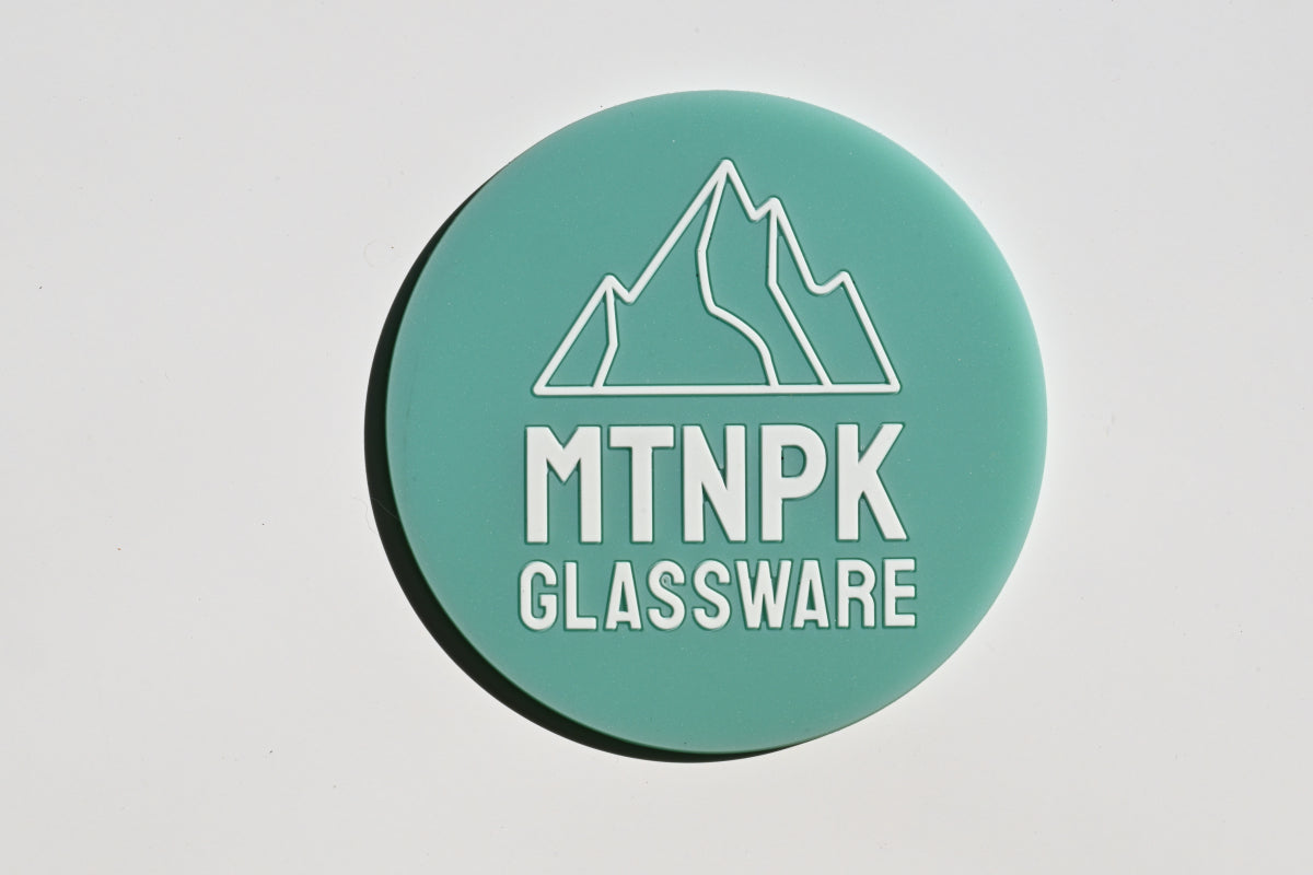 Wine Set - Lake Louise & Three Sisters